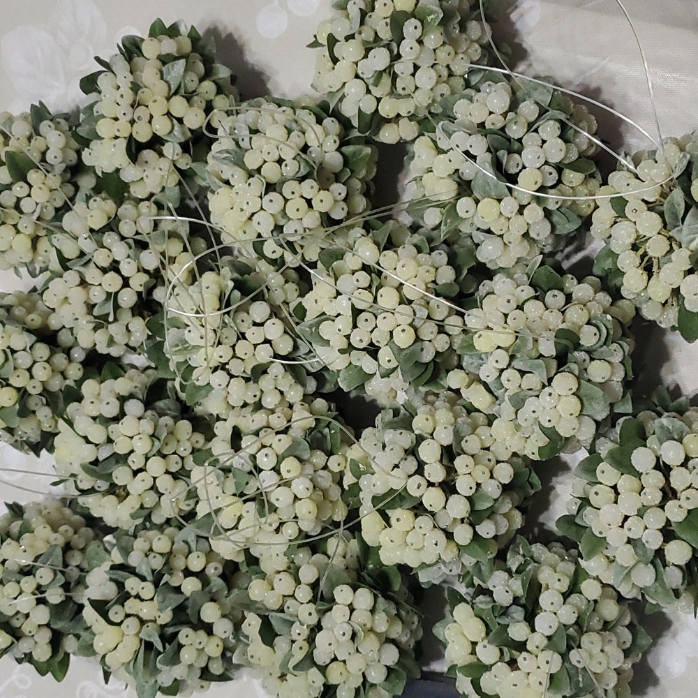 10 White Berry Ornaments